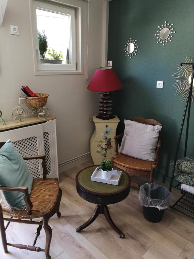 La Cour Du Puits Chambre Maxime Cormeilles  エクステリア 写真